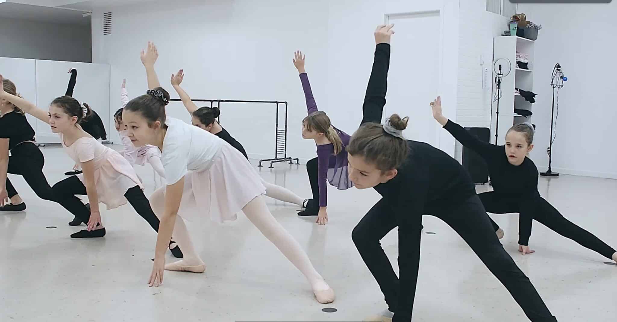 Danseurs en action au camp